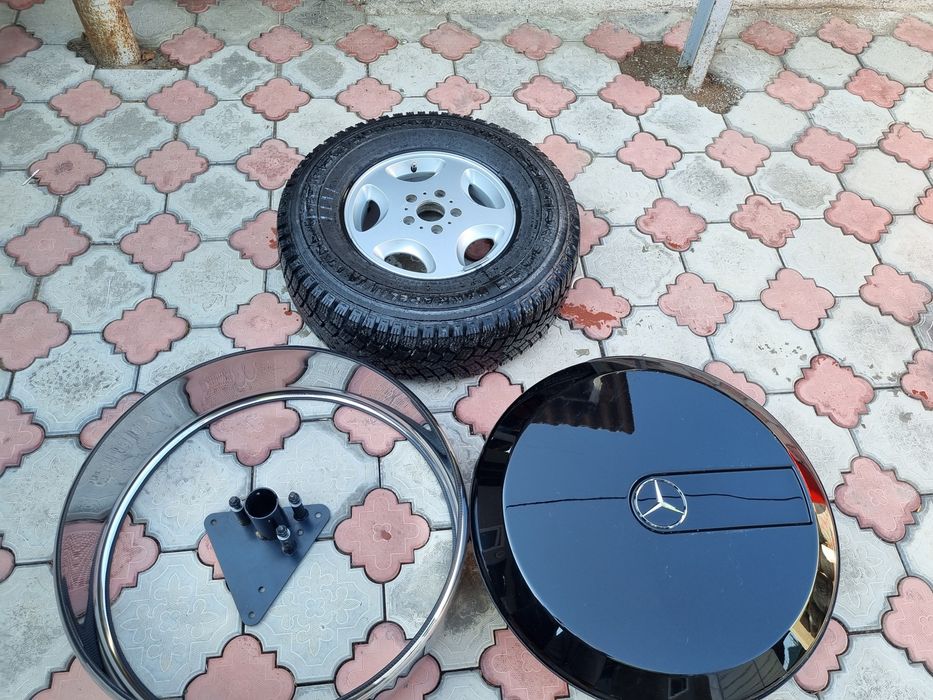 Запасное колесо на Mercedes Gelandewagen