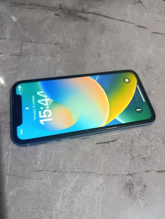 Айфон хр 64 Гб в среднем состоянии