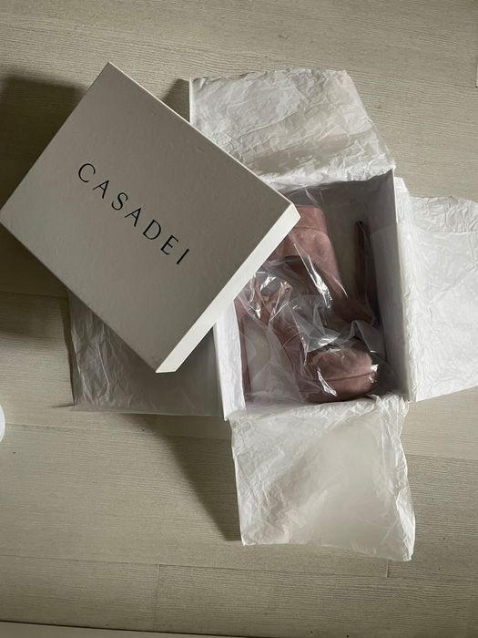 casadei сандали бежови велур платформа 41 номер