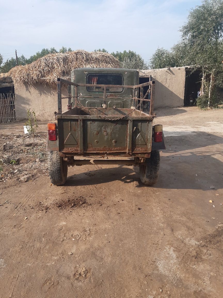 Uaz 69  mator va karobka va mos gaz 24 niki