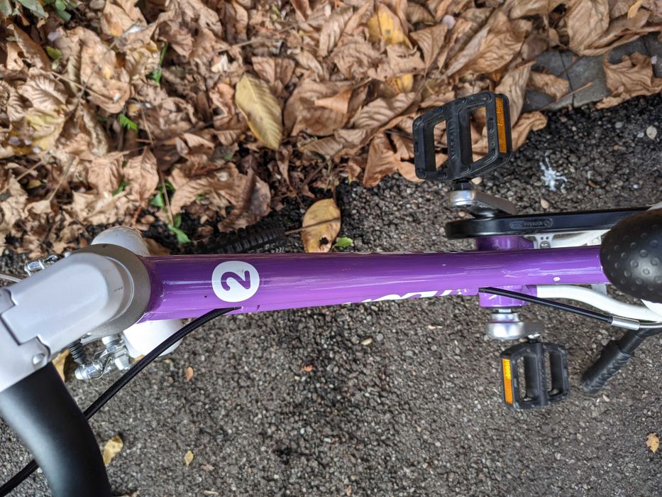 Woom 2 mov cu cric si claxon