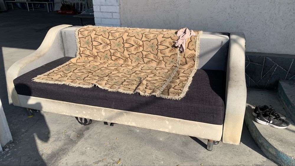 Продам б/у Диван