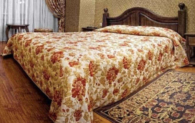 Продам кровать с матрасом