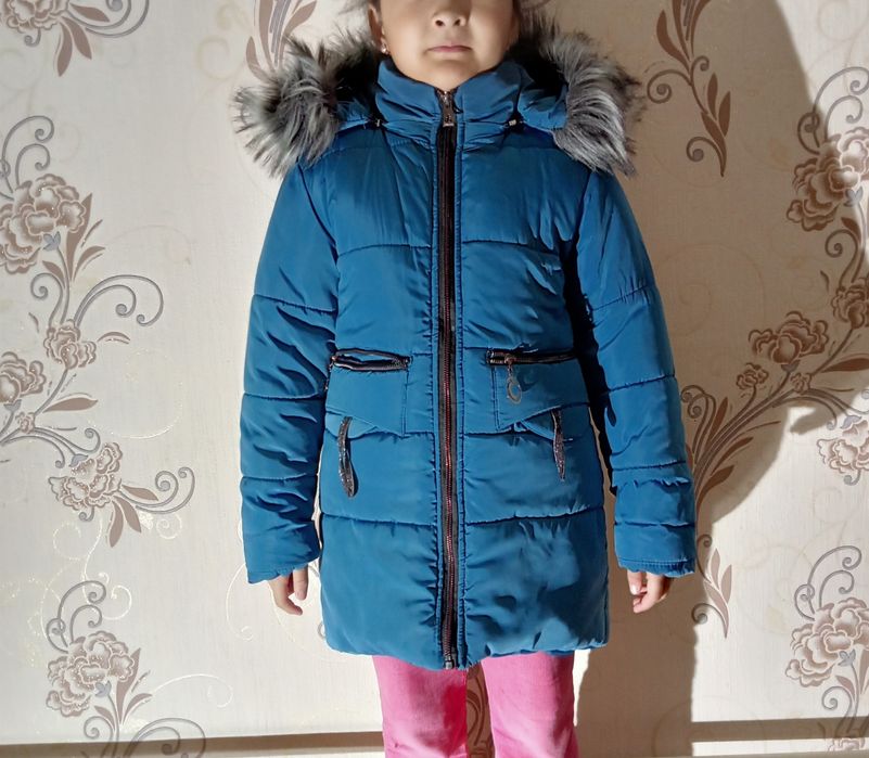 Продам зимнюю детскую куртку