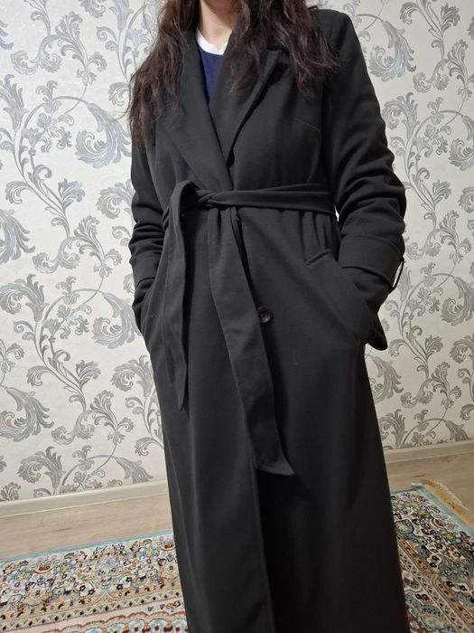 Пальто теплое почти новое