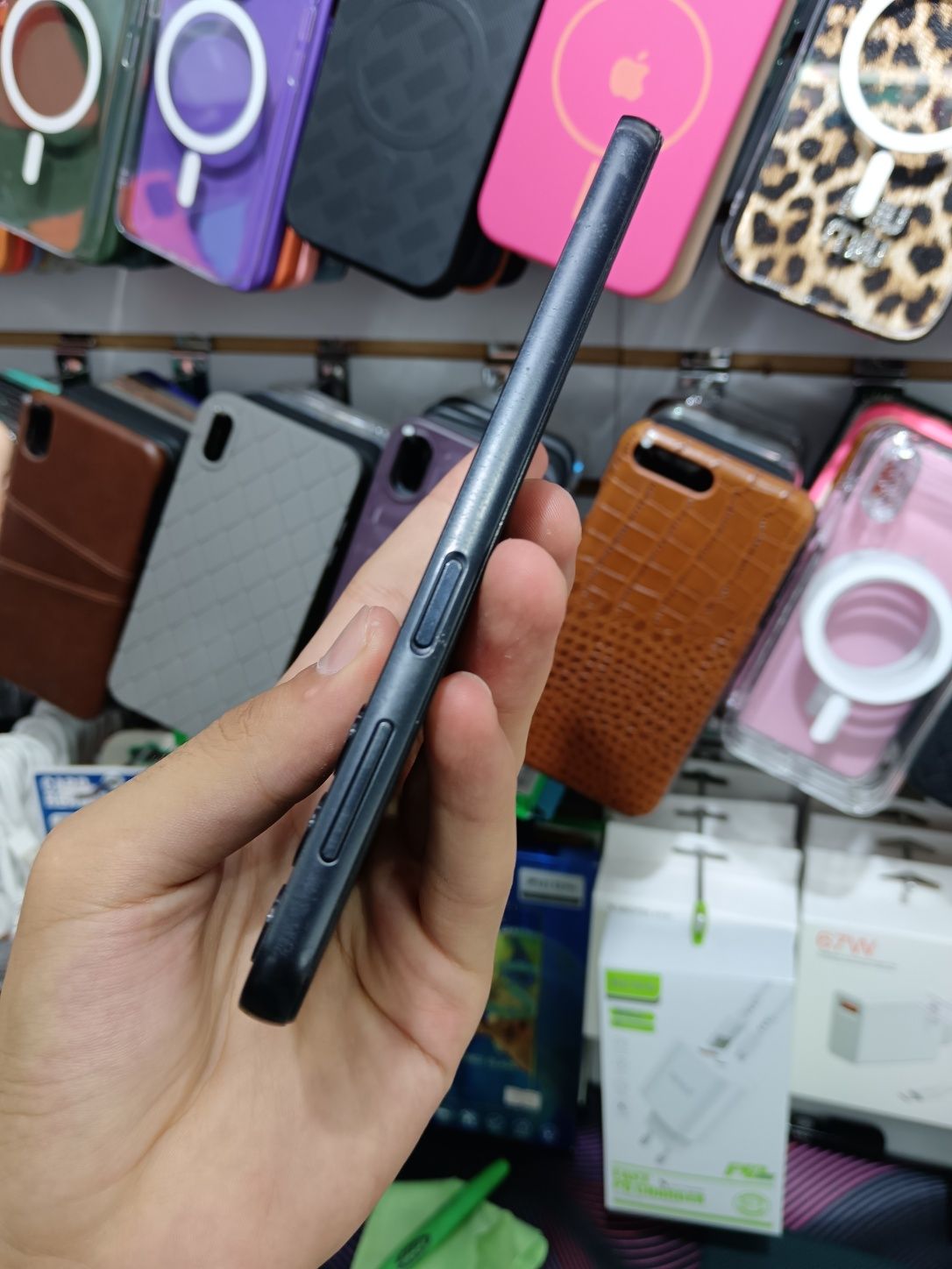 Samsung A24 4/128 ideal