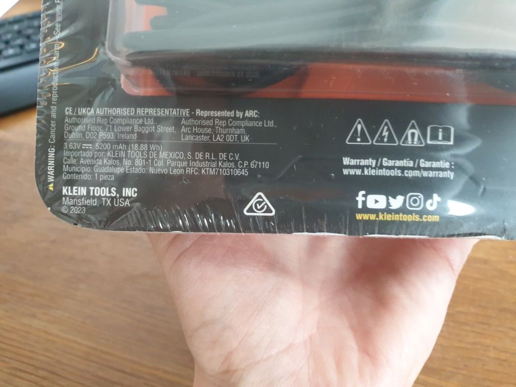 Klein Tools AEPJS3 Bluetooth Speaker - нова тонколонка с гаранция