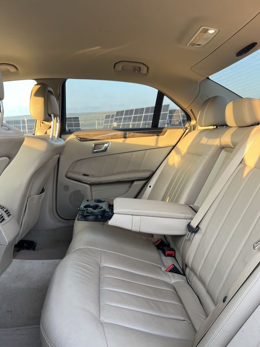 Mercedes E-Klass 2.2 | Cuprite Brown | Elegance |