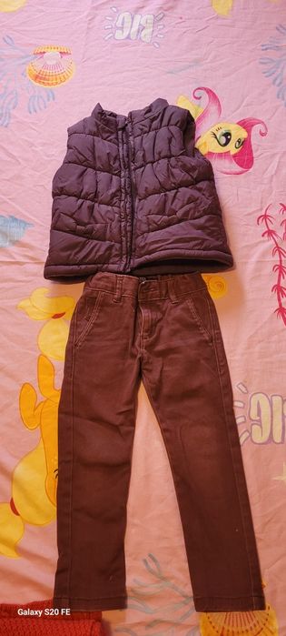 Vesta toamna marimea 98 si blugi hm 98