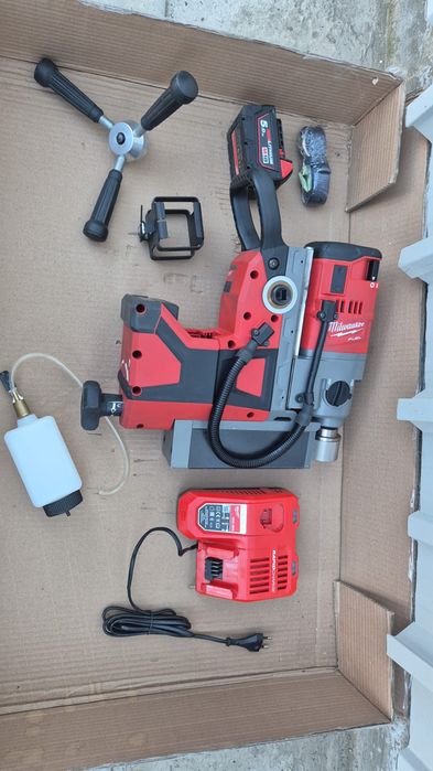 Milwauckee M18 fuel brushless bormasina cu talpa magnetica