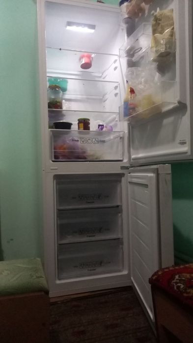 Холодилник сотилади