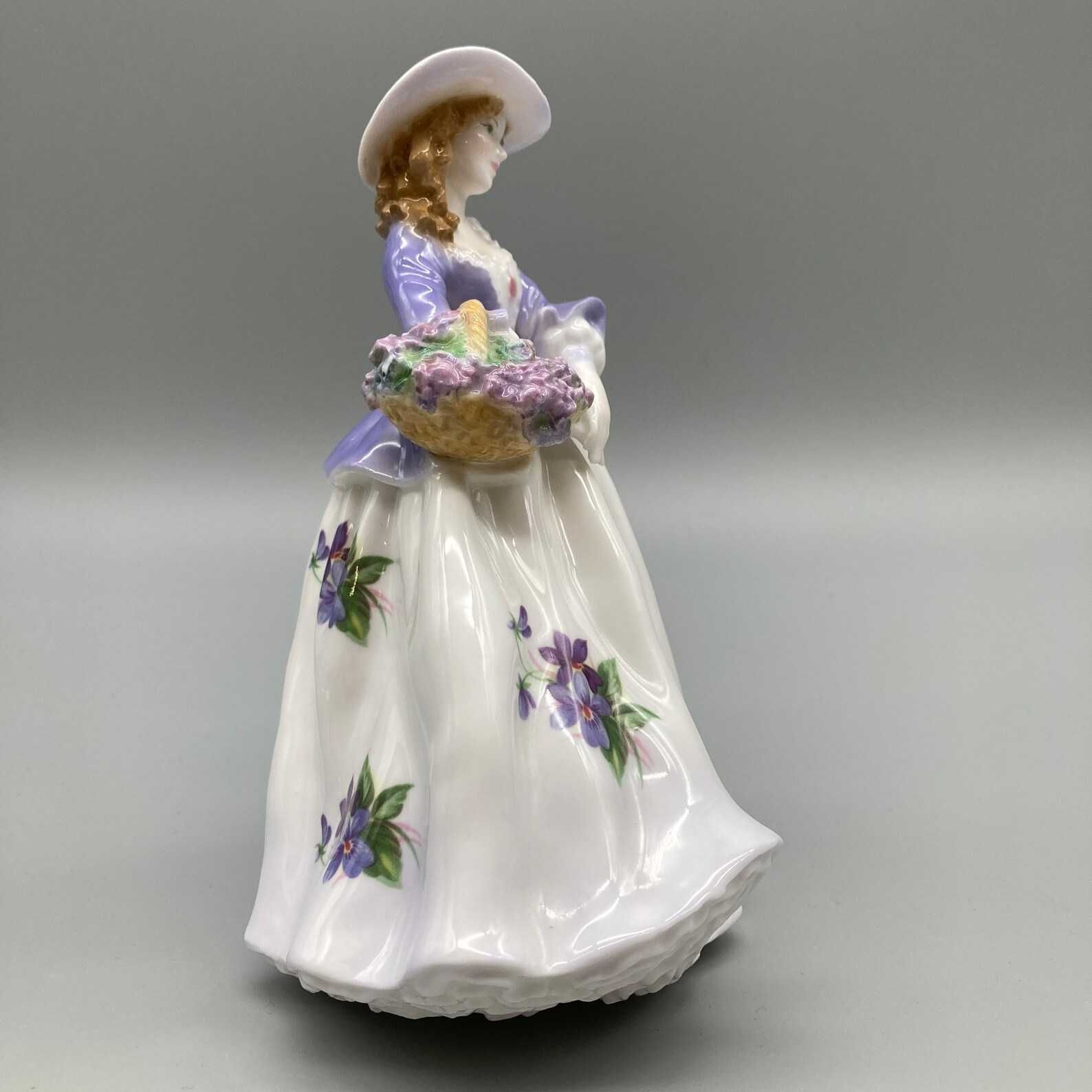 Порцеланова фигура  на Royal Worcester   "Sweet Violet"