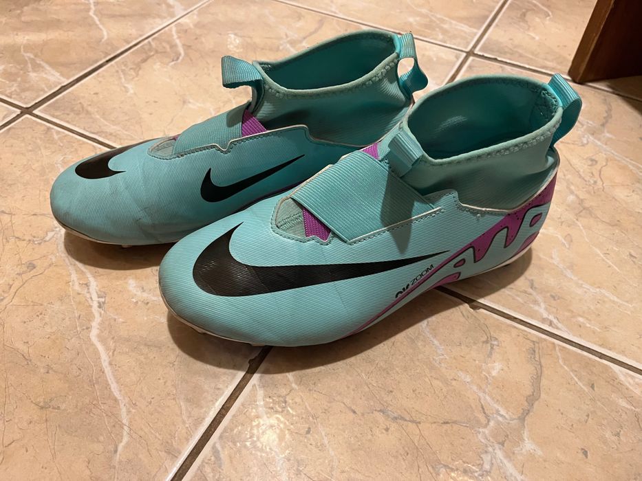 Бутонки за футбол air zoom