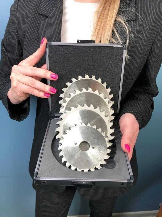 Алмазные подрезные пильные диски в ассортименте