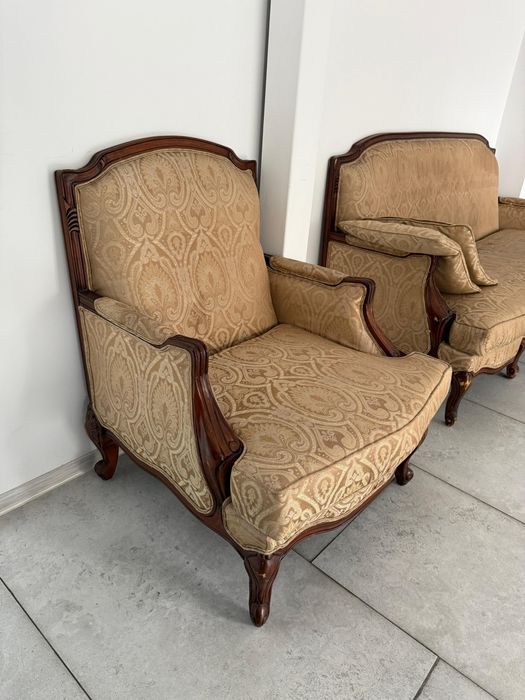 Диван и два кресла