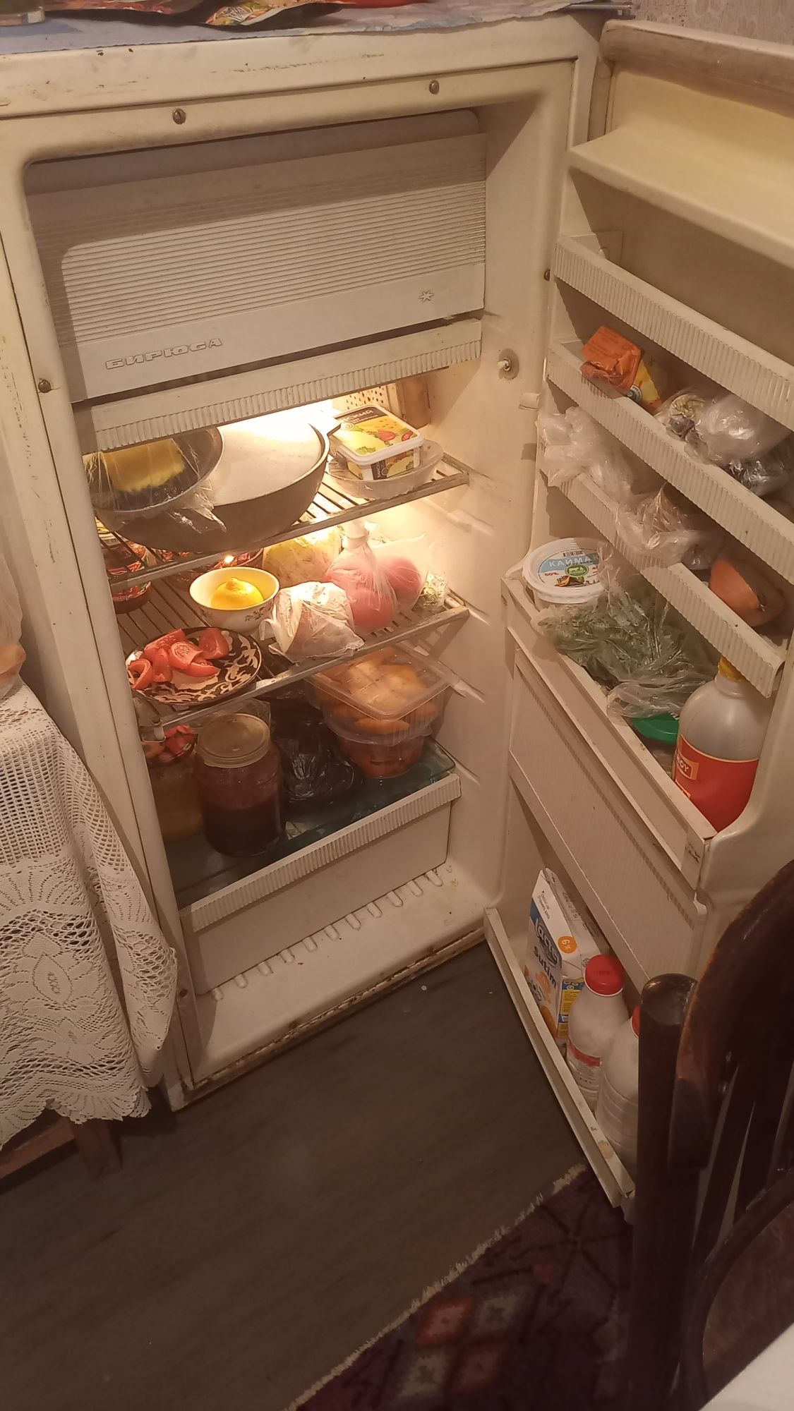 Холодильник,состояние хорошее
