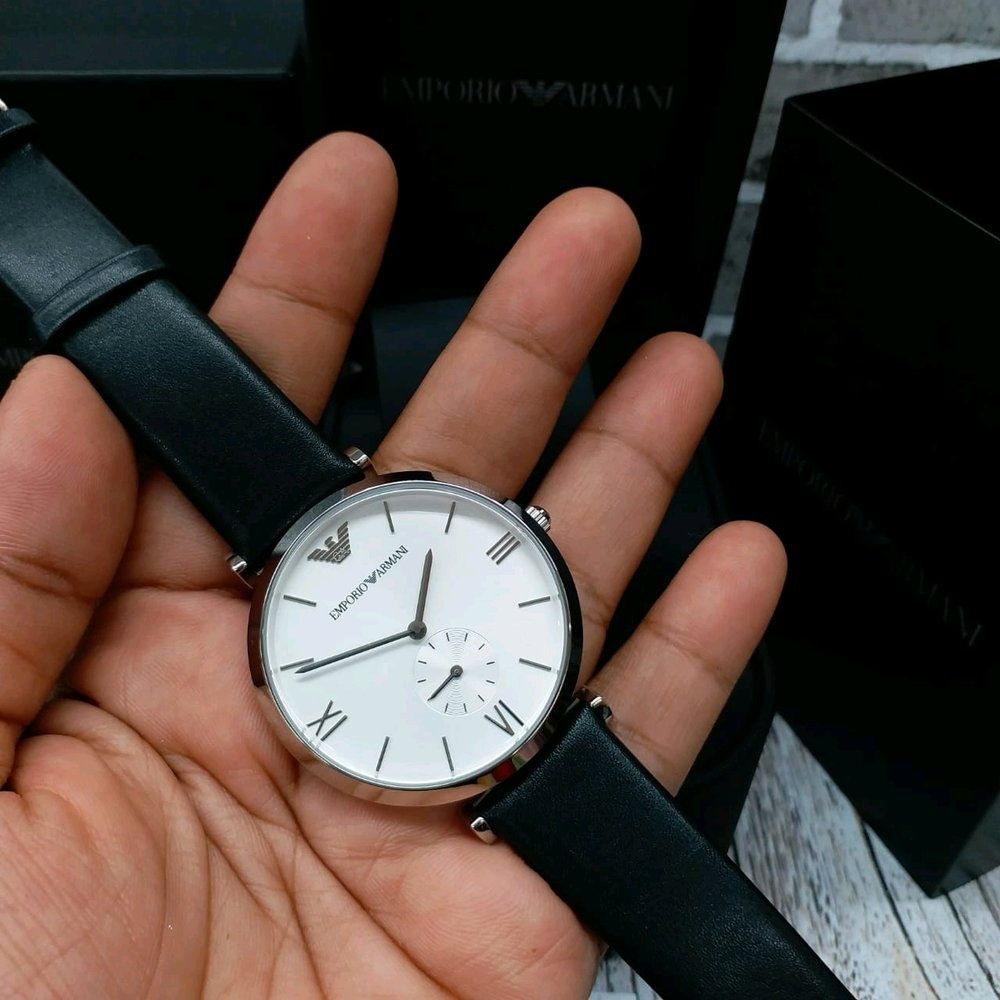 Продам часы Emporio Armani