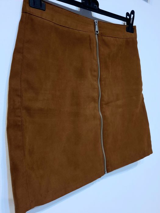 Fusta din piele intoarsa