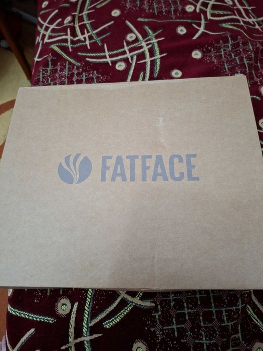 Cizme elegante noi nouțe cu etichetă