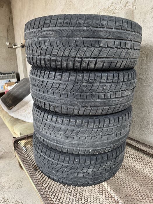 Зимние шины 235/55/18