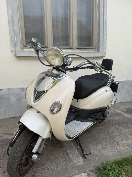 Vand scuter Valencia 125cmc