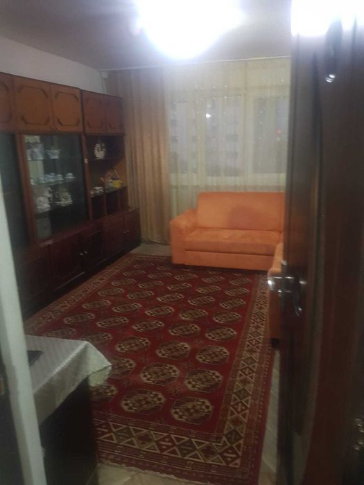Închiriez apartament 2 camere, zona CET-NORD