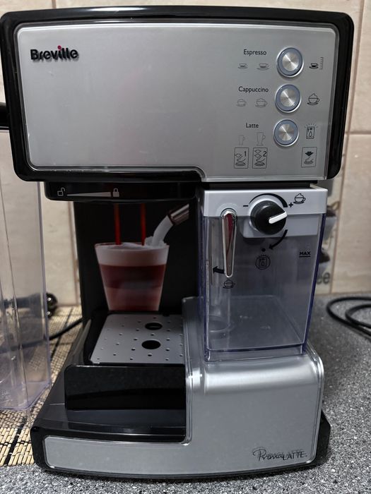 Espressoare Breville și Tassimo