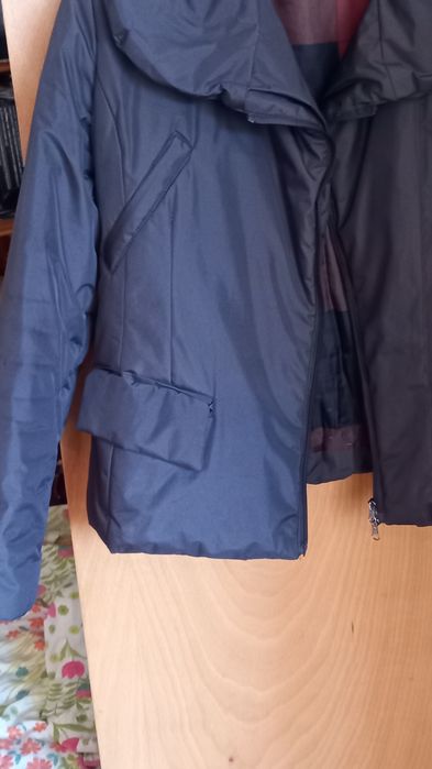 Vand geaca dama/ fete groasa captusita,nr L, stare perfecta