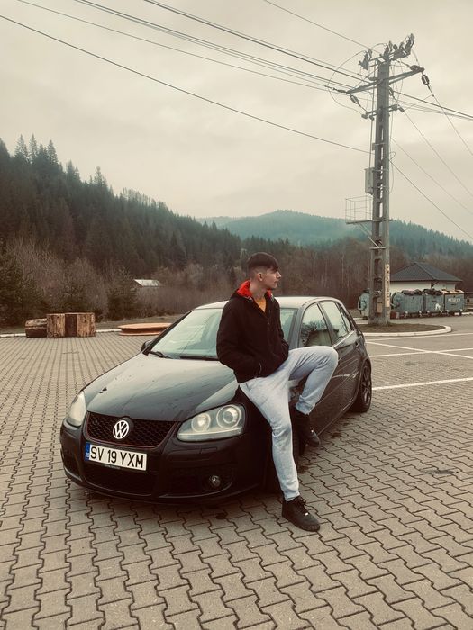 Vând malaguti f12