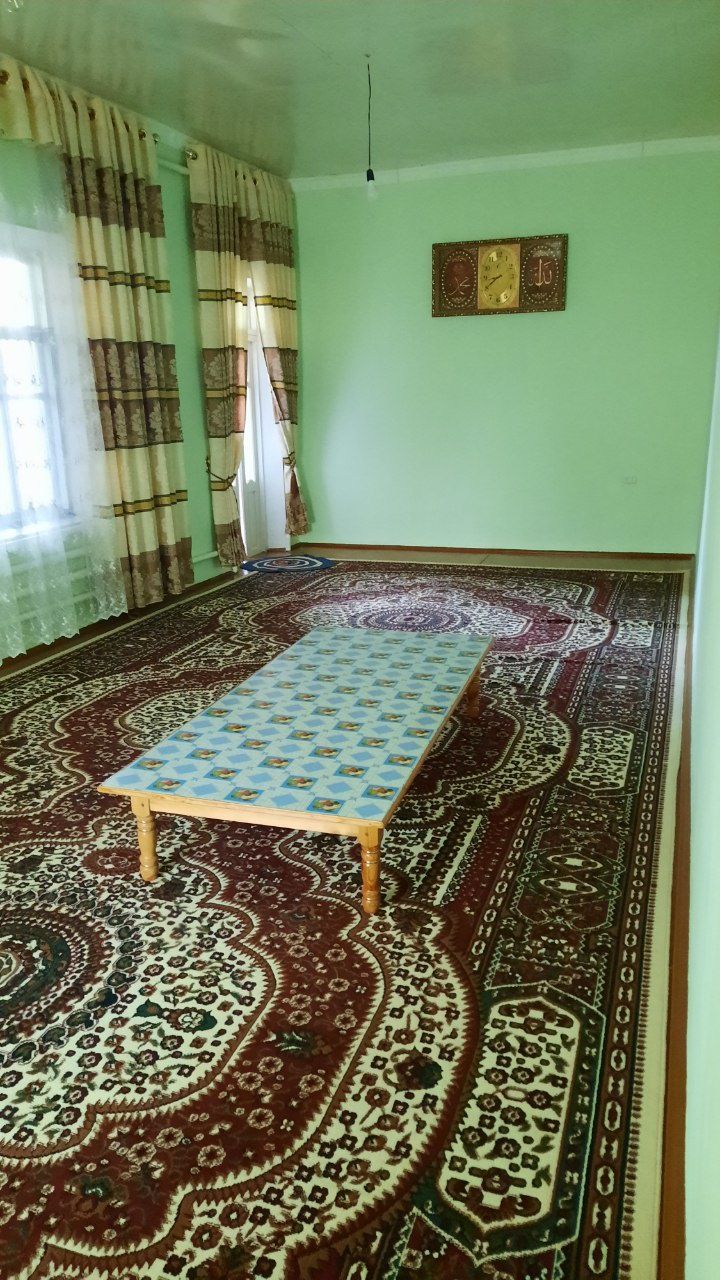 Navoiy shaharda hovli sotiladi