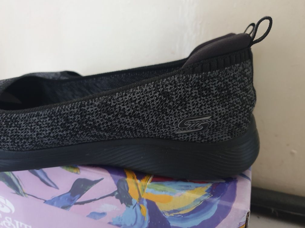 Обувки sketchers 40