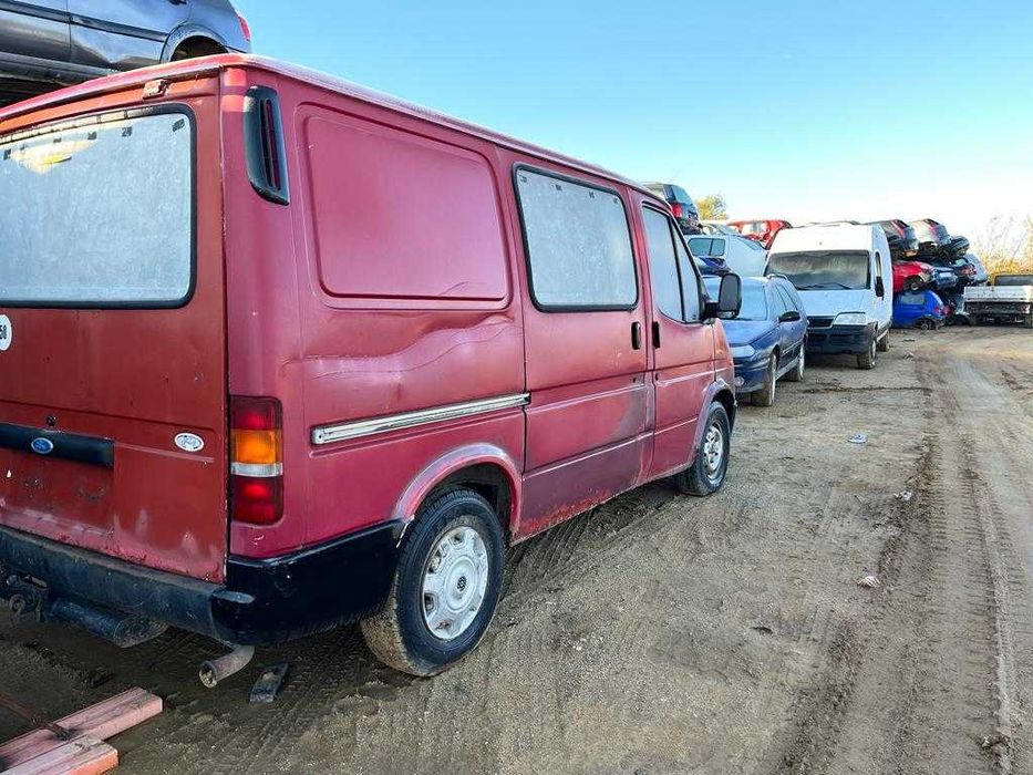 Dezmembrez Ford Transit