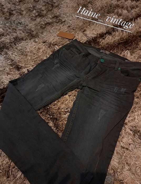 Blugi pentru bărbați