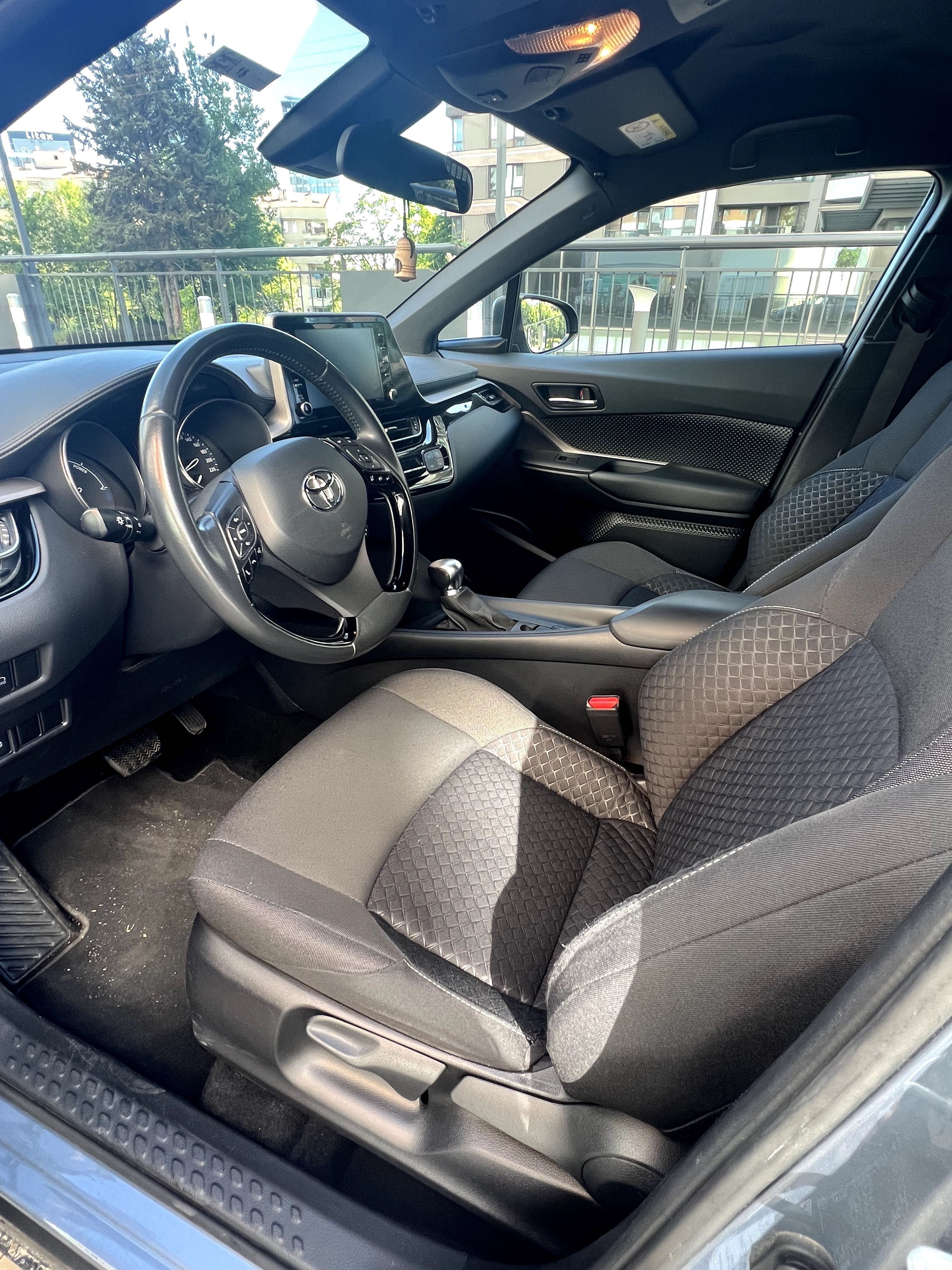 Toyota C-HR, ноември 2021г. пробег: 60286 км; 122 к.с.
