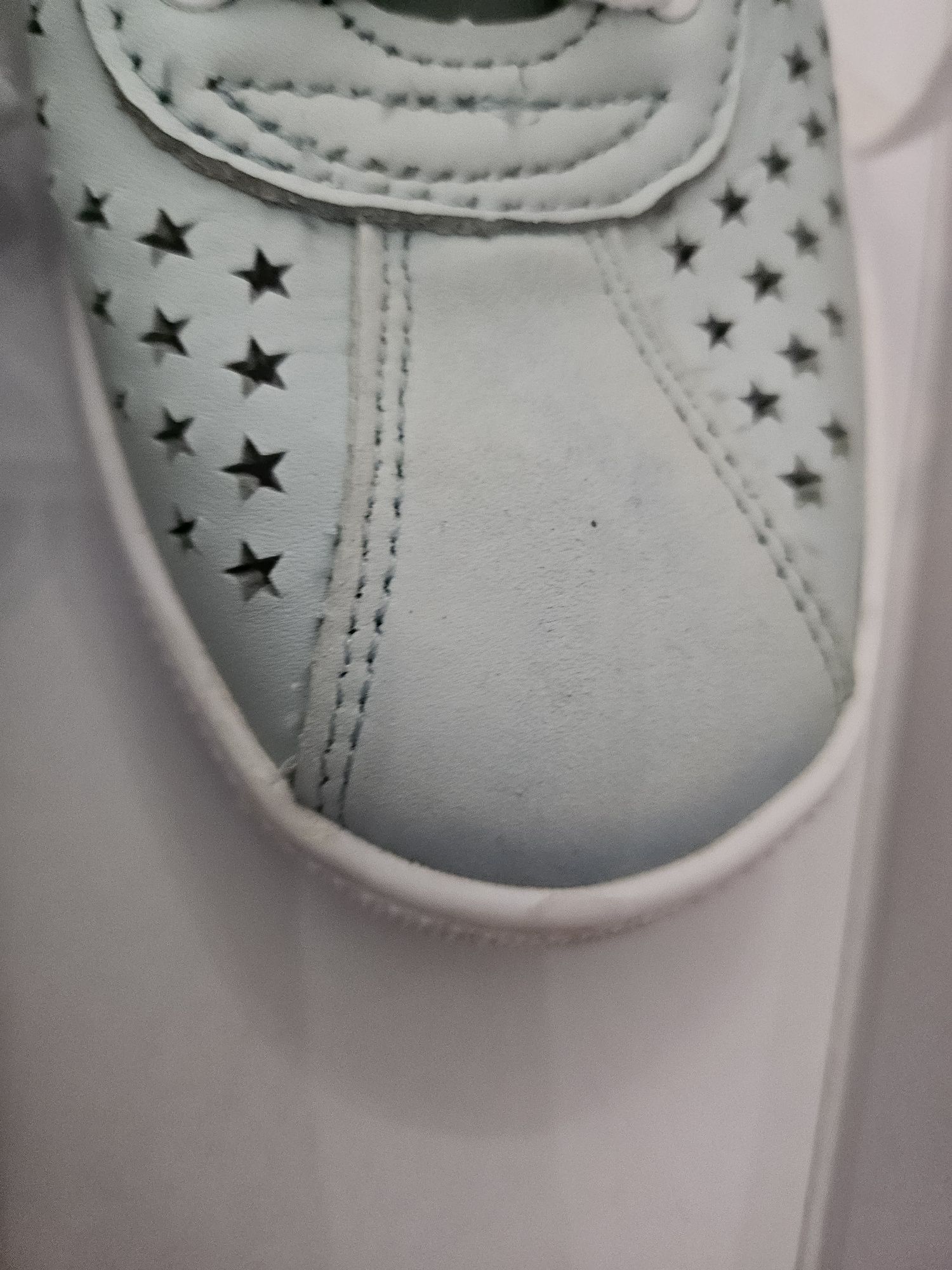 Кецове Guess черни обувки на ток