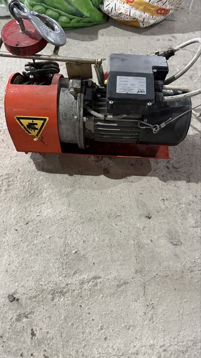 Troliu electric 220v cu telecomanda