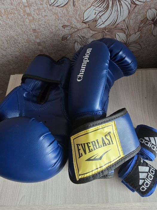 Перчатки боксерские новые