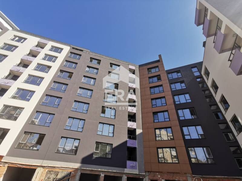 Продава се Четиристаен апартамент в София, Разсадника - 200 кв.м за 1895 €/кв.м - Снимка #2