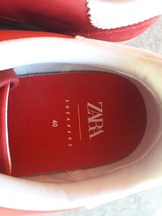 Vând Sneakers Zara