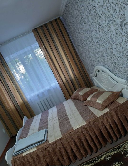 Часы 1500 тенге. 1-но комнатная в центре. Абая