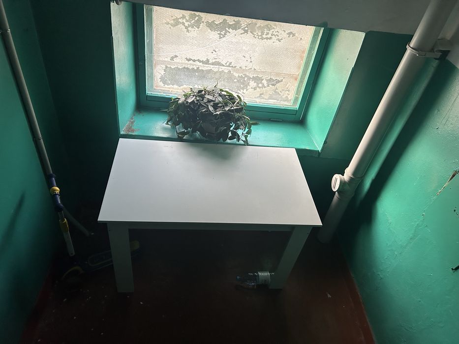 продаю белый стол 120х70х75 cm