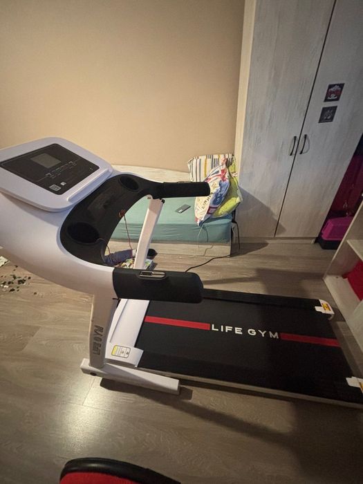 Бягаща пътечка Life gym