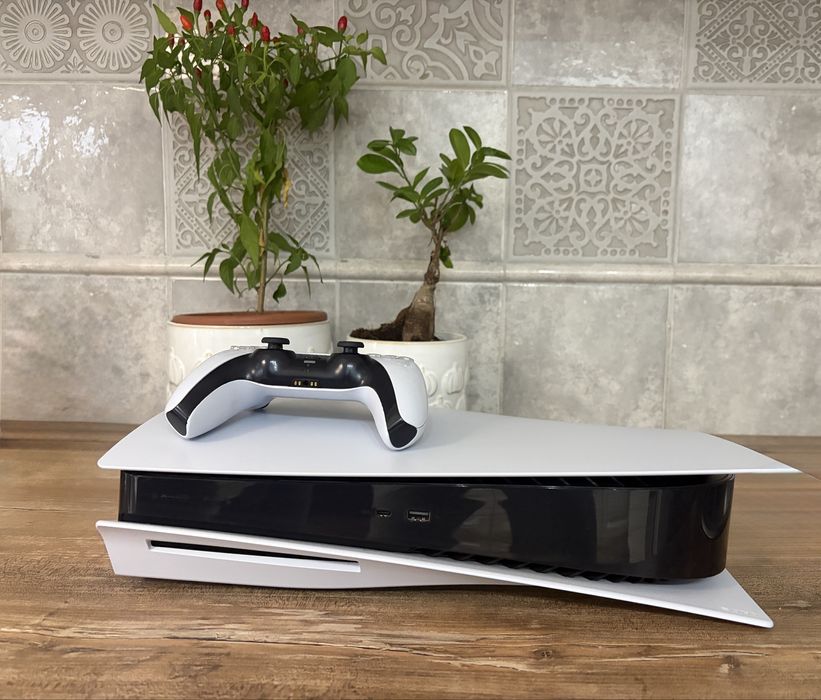 PlayStation 5 – PS5 Disc Edition