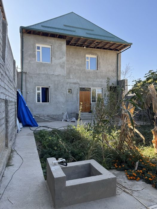 4 sotik ikki etajlik uy zangata