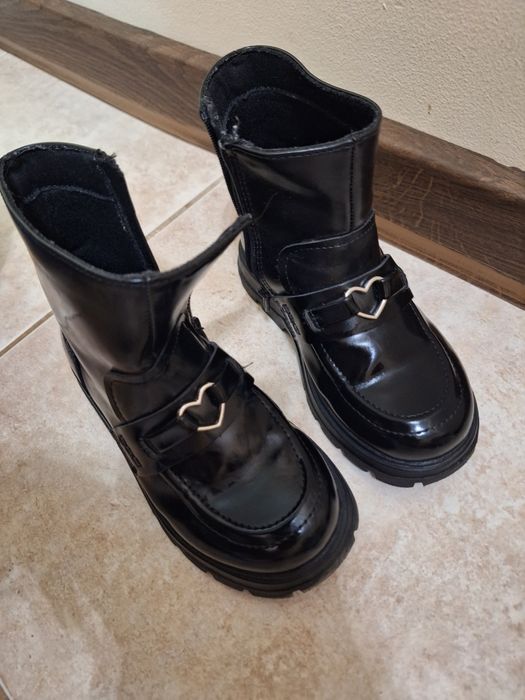 Черни ботуши Зара