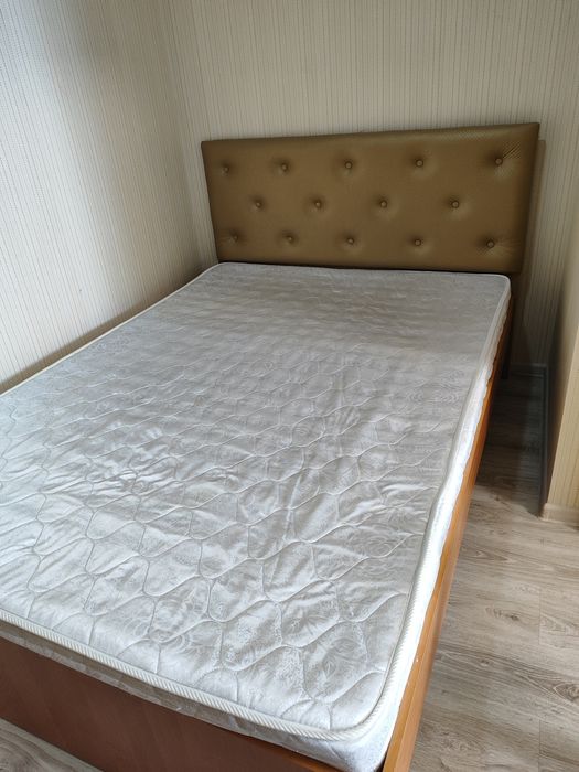 30.000.кровать с матрацом 140*200см