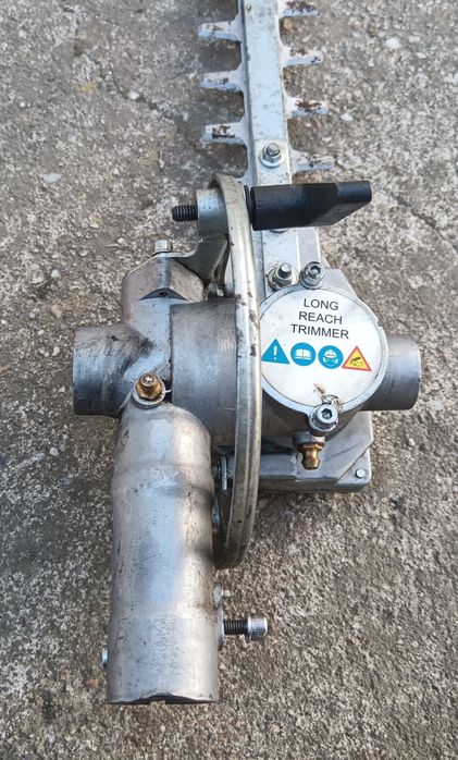 Foarfeca tuns gard viu, dispozitiv pt motocoasă benzină