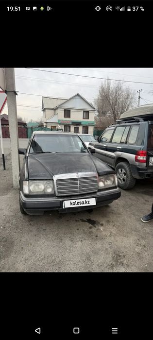 Продаю мерсдес за 900 000 срочно