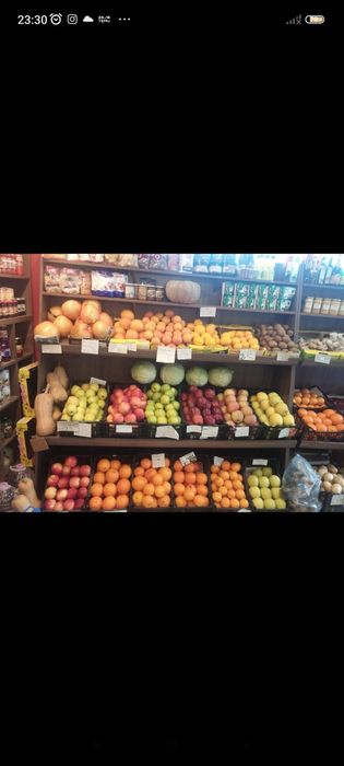 Продавам 2 бр.стелажи.