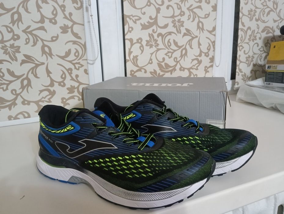 Кроссовки Joma новые